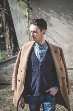 genç yakışıklı moda model man