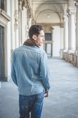 genç yakışıklı moda model man