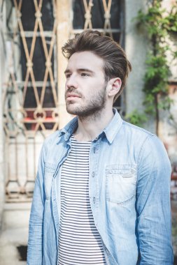genç yakışıklı moda model man