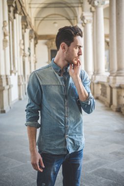 genç yakışıklı moda model man