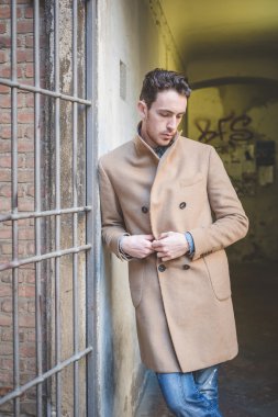 genç yakışıklı moda model man