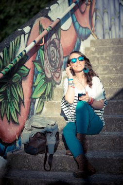 Akıllı telefonu olan kadın.