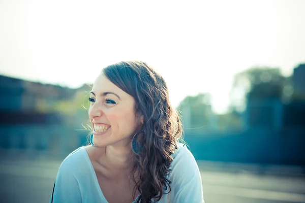 Frau mit Smartphone — Stockfoto