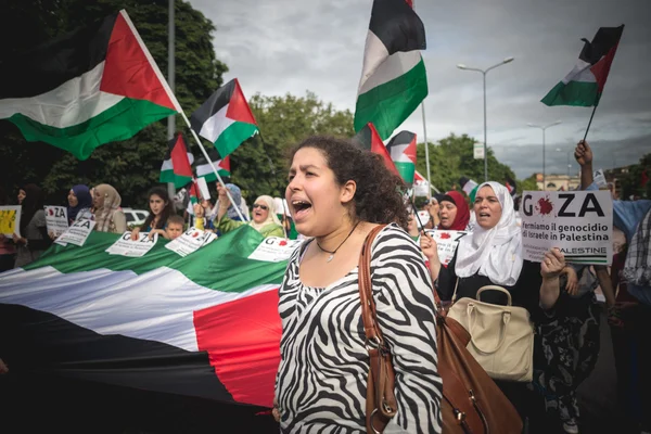 Manifestação pró-palestina em milão em 26 de julho de 2014 — Fotografia de Stock