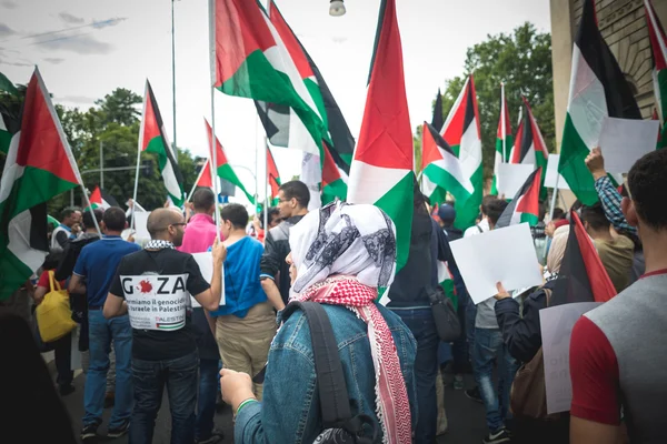 Pro palestine manifestation in milan on july, 26 2014 — 图库照片