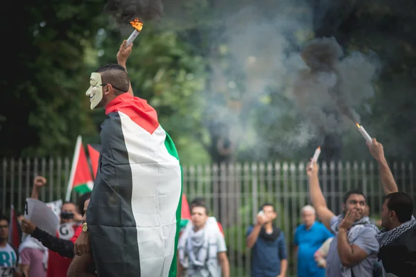 Pro palestine manifestation in milan on july, 26 2014 — 图库照片