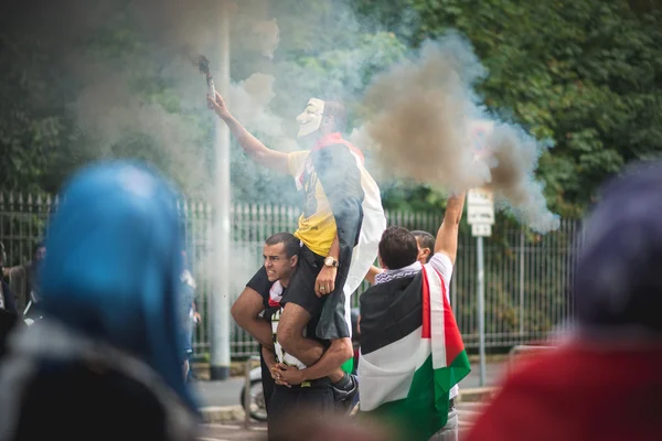 Pro palestine expressions in milan on july, 26 2014 — 스톡 사진