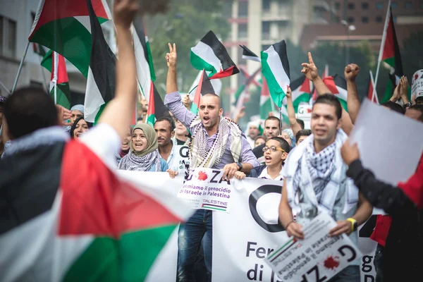 Manifestação pró-palestina em milão em 26 de julho de 2014 — Fotografia de Stock