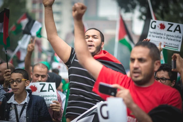 Pro palestine manifestation in milan on july, 26 2014 — 图库照片