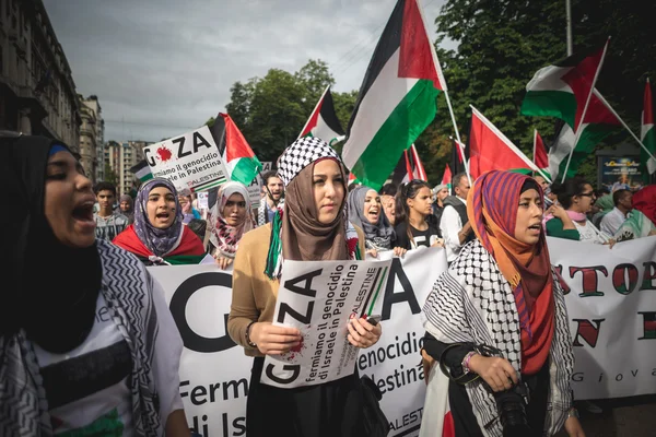 Pro palestine manifestation in milan on july, 26 2014 — Stock Photo, Image