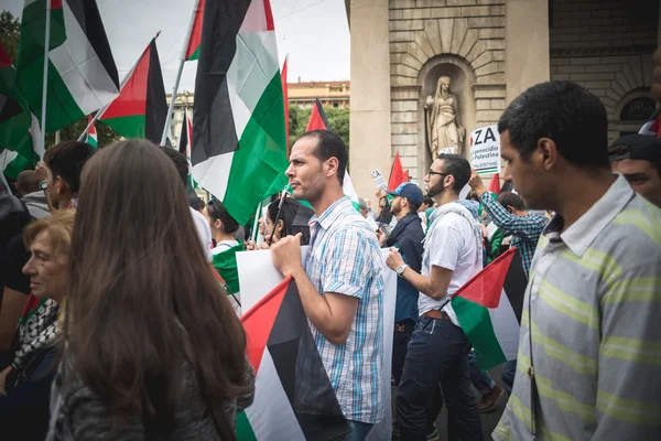 Pro palestine manifestation in milan on july, 26 2014 — Stock Photo, Image