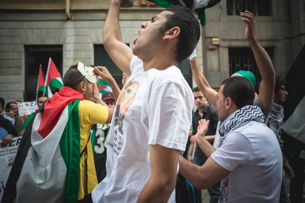 Pro palestine manifestation in milan on july, 26 2014 — Stock Photo, Image