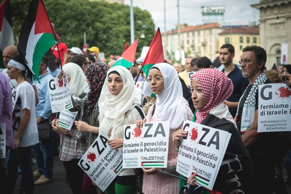 Pro palestine manifestation in milan on july, 26 2014 — Stock Photo, Image