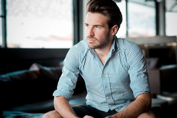 Hipster moderne mens — Stockfoto