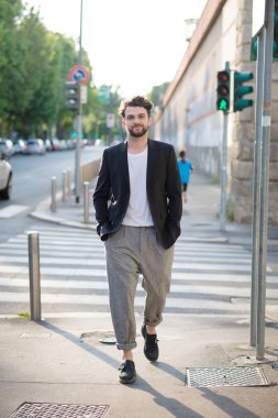 yakışıklı hipster modern insan