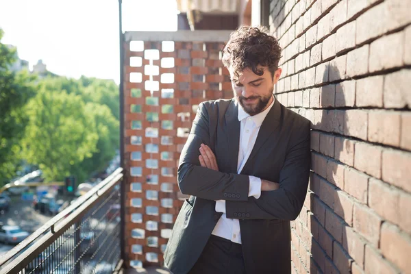 Bello hipster moderno uomo elegante — Foto Stock