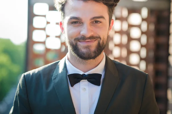 Schöner Hipster moderner eleganter Mann — Stockfoto