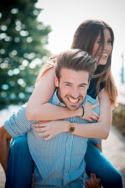 genç güzel bir çift aşık