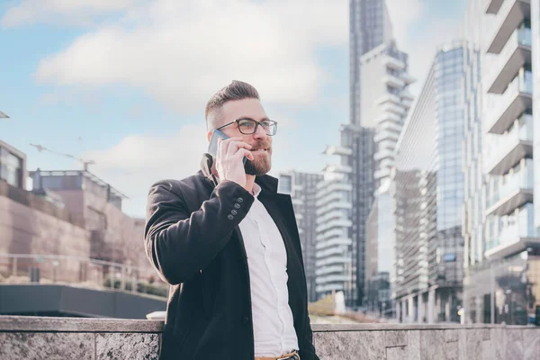 Young Bearded Caucasian Successful Business Man Talking Smartphone Smiling Positive — Stock Photo, Image