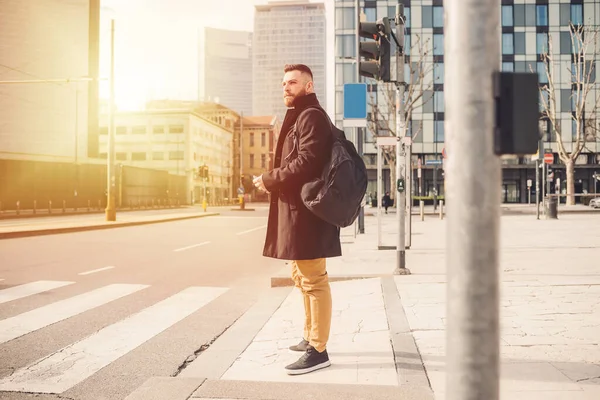 Young Bearded Caucasian Elegant Man Outdoor Stopping Traffic Light Strolling — Stock Photo, Image