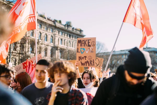 Milano Italia Gennaio 2022 Centinaia Persone Con Cartelli Bandiere Hanno — Foto Stock