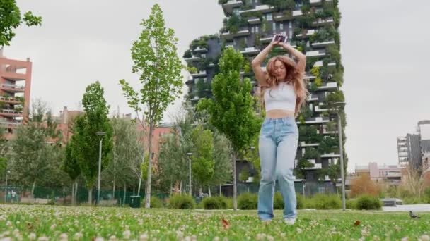 Slow Motion Young Caucasian Woman Outdoor Feeling Free Having Fun — Stock Video