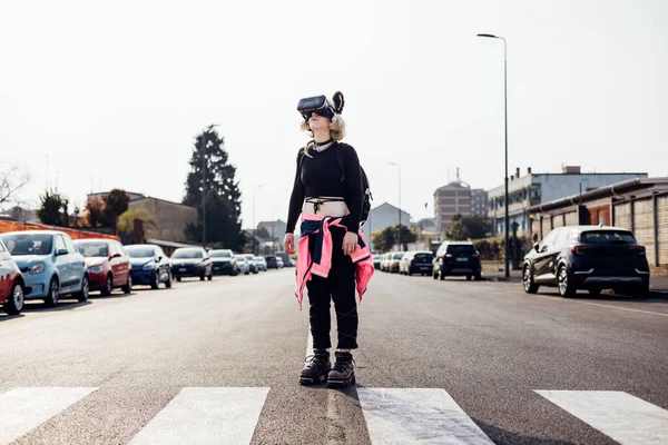 Young Diverse Real Beauty Woman Standing Middle Street Using Viewer — Stock Photo, Image