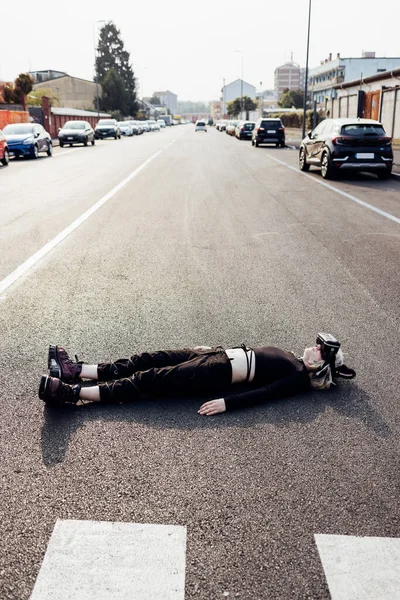 Young Non Binary Makeup Woman Lying Floor Outdoors Obsessed Metaverse — Stock Photo, Image