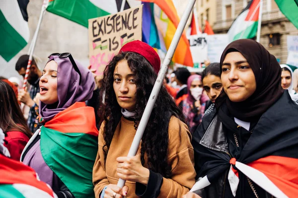 Milan Italy April 2022 People Took Streets Milan Celebrate Anniversary — Stok fotoğraf