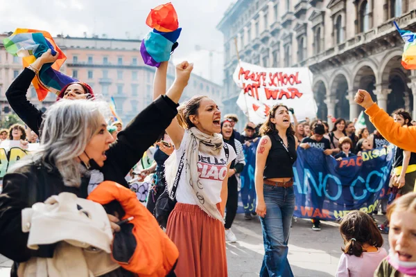 Milán Italia Abril 2022 Gente Tomó Las Calles Milán Para —  Fotos de Stock