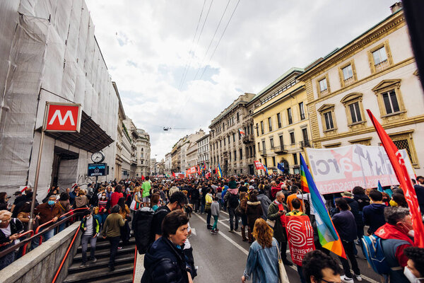 Milan Italy April 2022 People Took Streets Milan Celebrate Anniversary Stock Picture