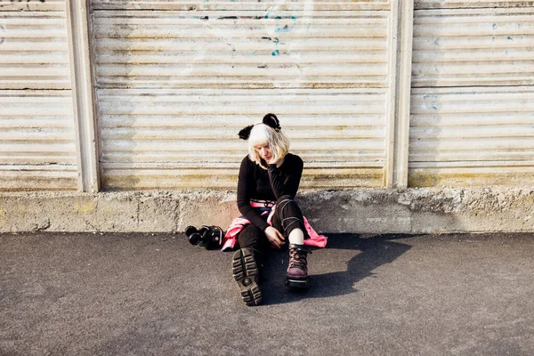 Diverse Gender Fluid Nonconformist Young Woman Sitting Outdoor Sad Pensive — Stockfoto