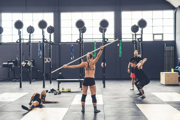Group Athletic Men Women Indoors Gym Training Together Stretching — Stock Photo, Image