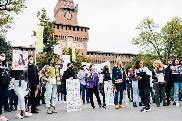 Milan Itálie Září 2022 Protestující Demonstrují Castello Sforzesco Miláně Itálii — Stock fotografie