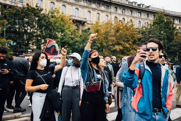 Milan Italien September 2022 Protestorer Demonstrerar Castello Sforzesco Milano Italien — Stockfoto