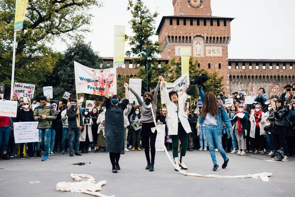 Milán Italia Septiembre 2022 Manifestantes Manifestándose Castello Sforzesco Milán Italia —  Fotos de Stock