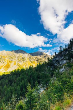 Val D 'Aosta' nın güzel dağ manzarası