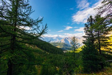 Val D 'Aosta' nın güzel dağ manzarası