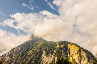 Val D 'Aosta' nın güzel dağ manzarası