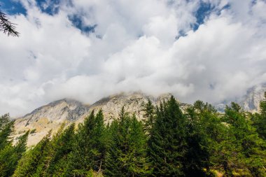 Val D 'Aosta' nın güzel dağ manzarası
