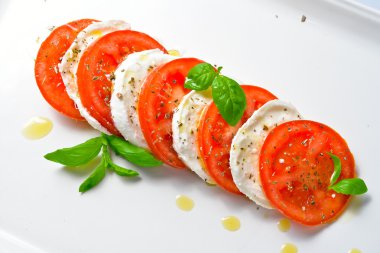 Caprese salatası