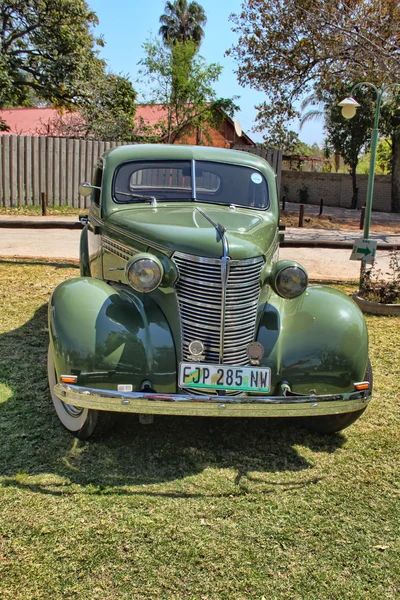 1936 ford 2 дверний купе з гул сидіння вид спереду — стокове фото