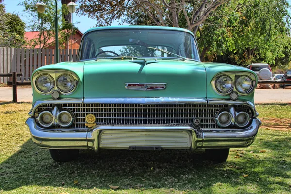 1958 Chevrolet Biscayne 4 Vista frontal da porta — Fotografia de Stock