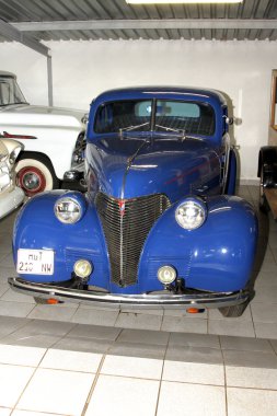 eski model araba 1939 chevrolet coupe