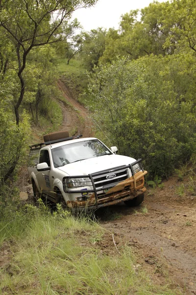 Witte ford xlt supercab 3.0l tdci — Stockfoto