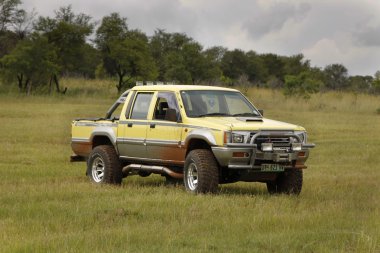 Sarı mitsubishi colt rodeo Çift Kişilik kabin