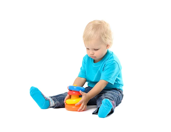 Schattige jongen meisje spelen met de educatief speelgoed — Stockfoto