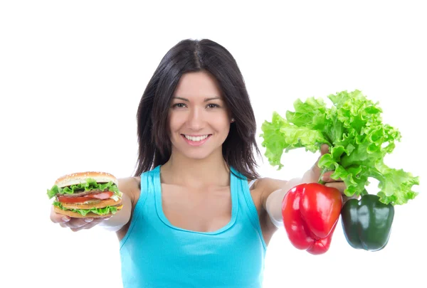 Mulher com salada de sanduíche de pimentão — Fotografia de Stock