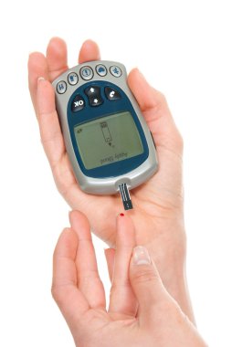 glikoz düzeyi kan testi ölçme diyabet hastası
