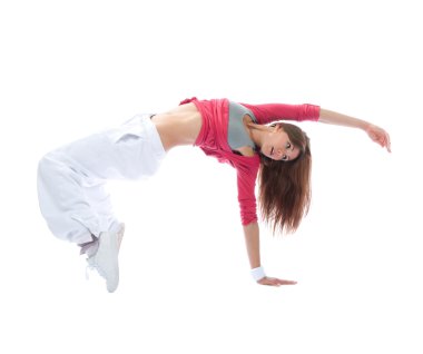 Genç dansçı kız egzersiz hip-hop tarzı poz
